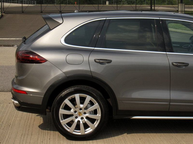 Used 2018 Porsche Cayenne S w/ Premium Package Plus AWD/4WD image 11