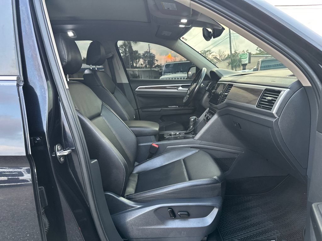 Used 2018 Volkswagen Atlas SEL AWD/4WD image 19