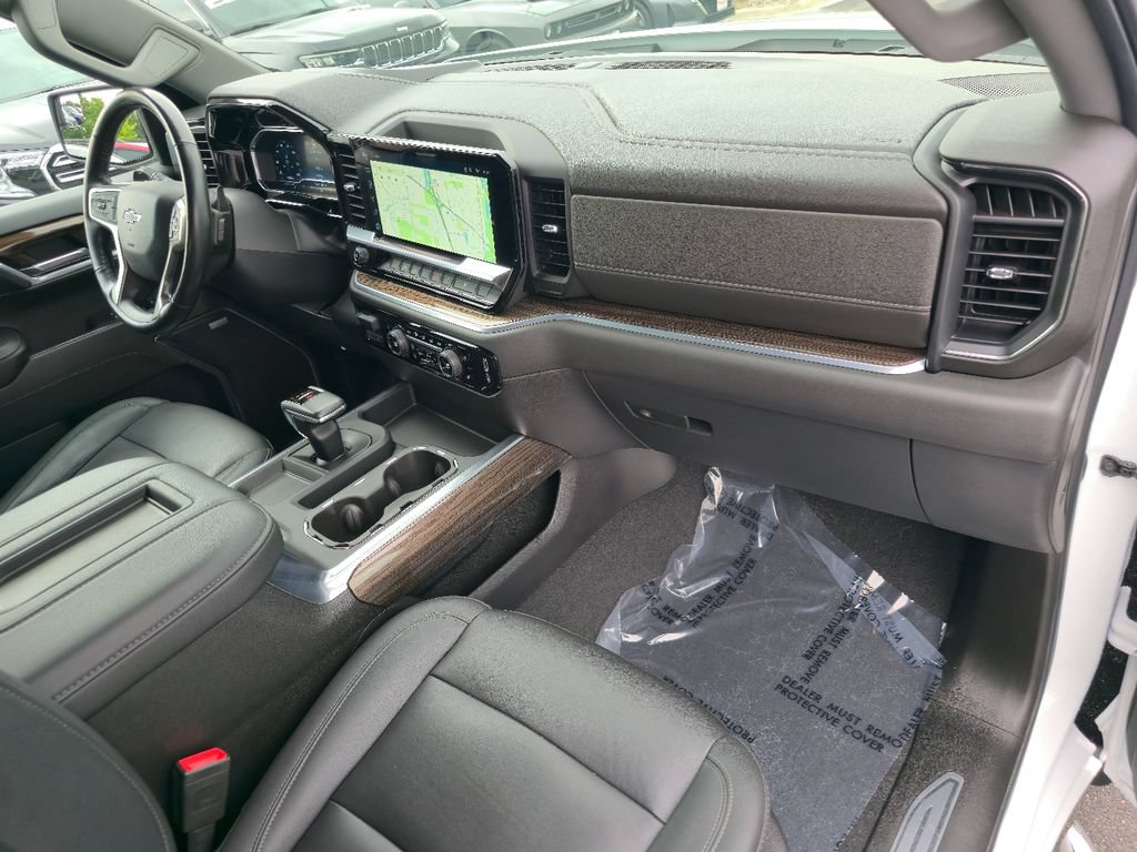Certified 2022 Chevrolet Silverado 1500 RST w/ Redline Edition AWD/4WD image 31