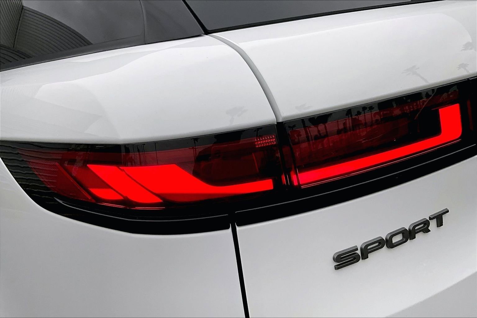 Used 2024 Land Rover Range Rover Sport SE image 29