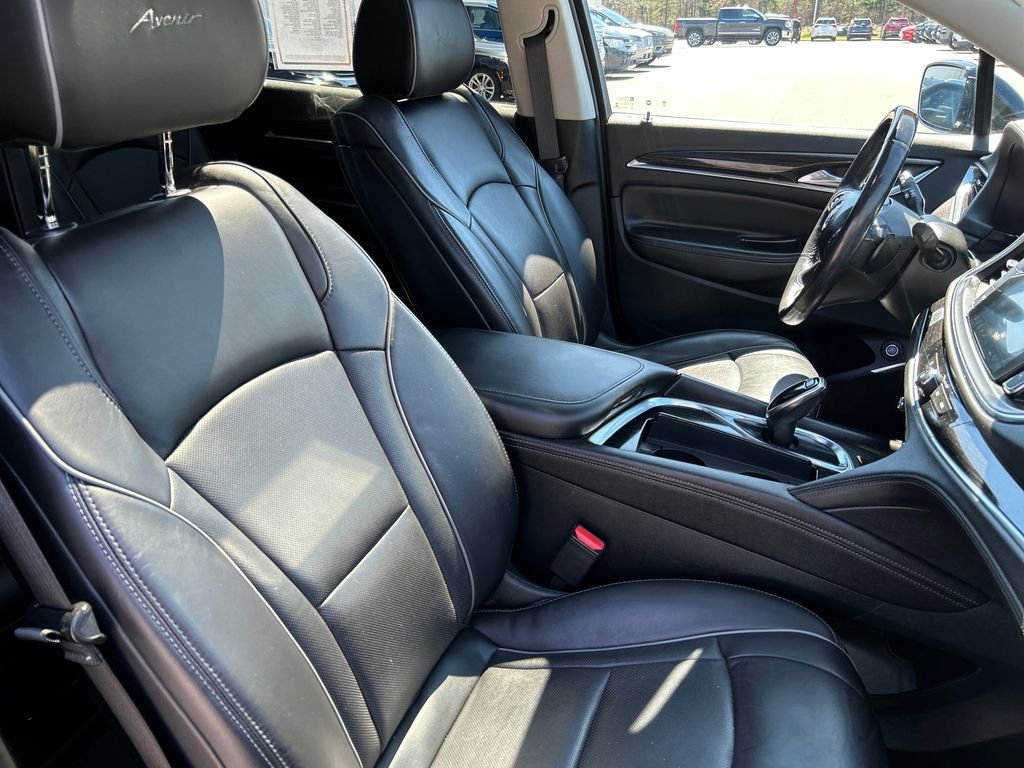 Used 2021 Buick Enclave Avenir w/ Avenir Technology Package FWD image 18
