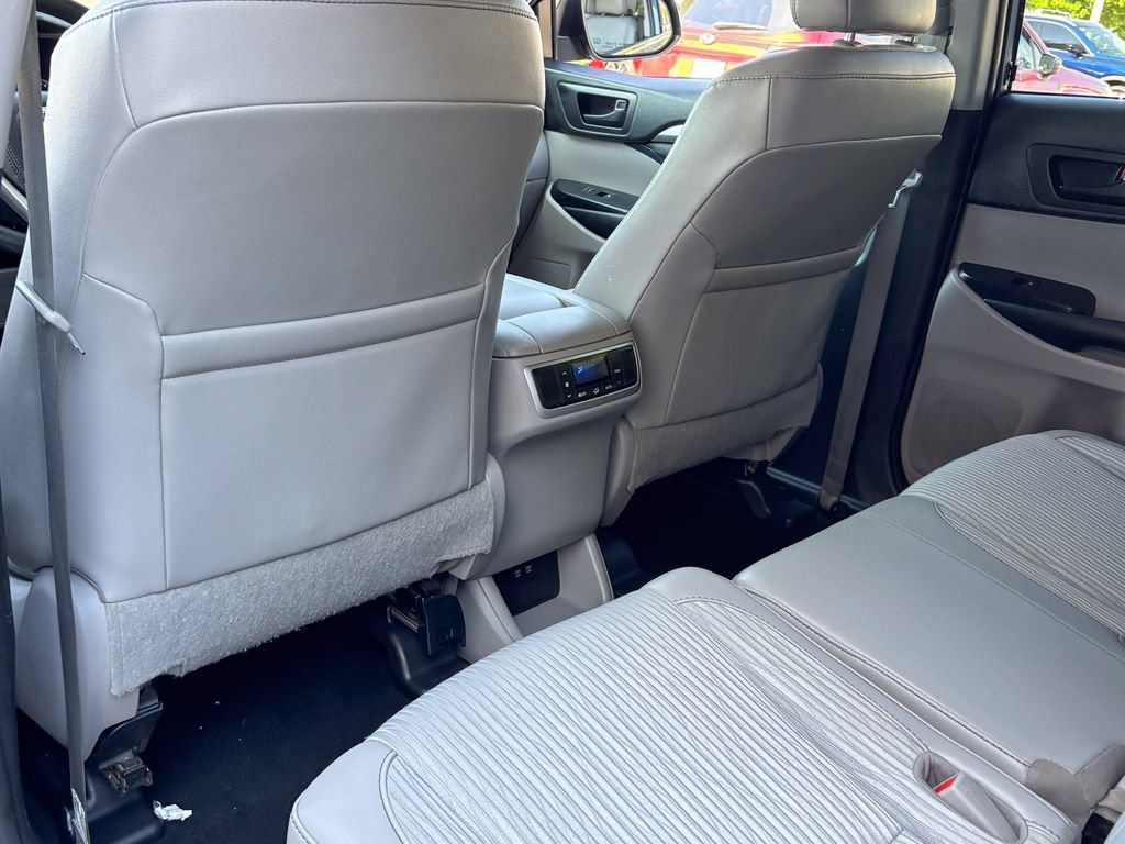 Used 2019 Toyota Highlander Plus AWD/4WD image 44