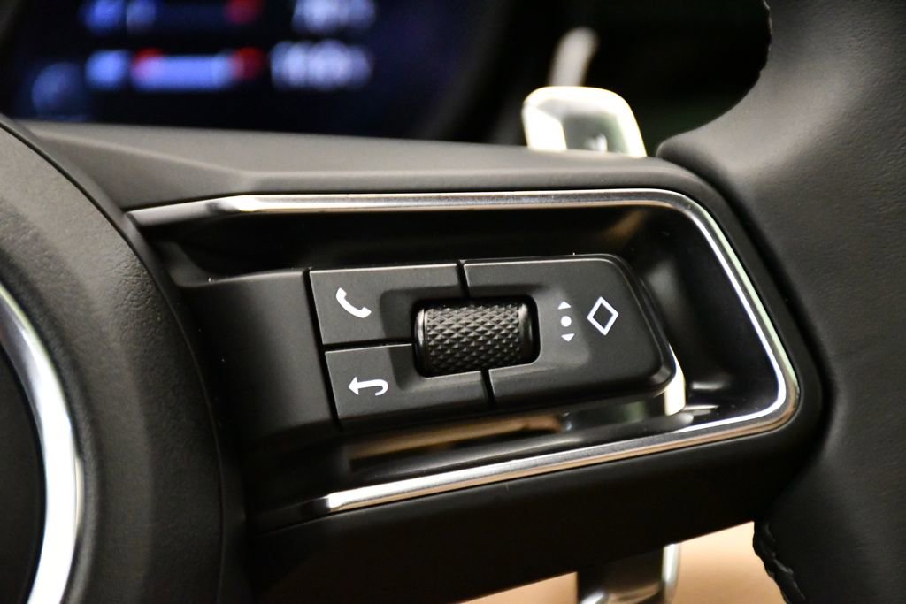 Certified 2025 Porsche Macan image 29