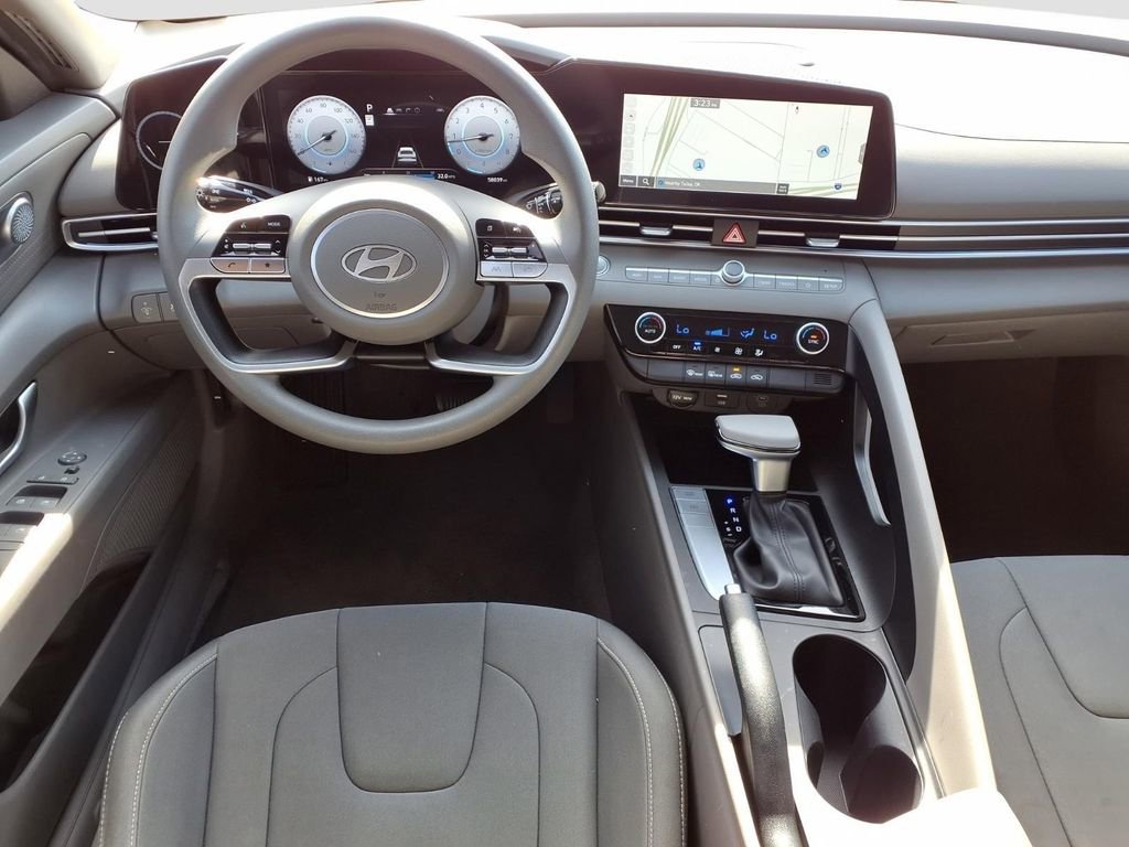 Used 2024 Hyundai Elantra SEL image 7