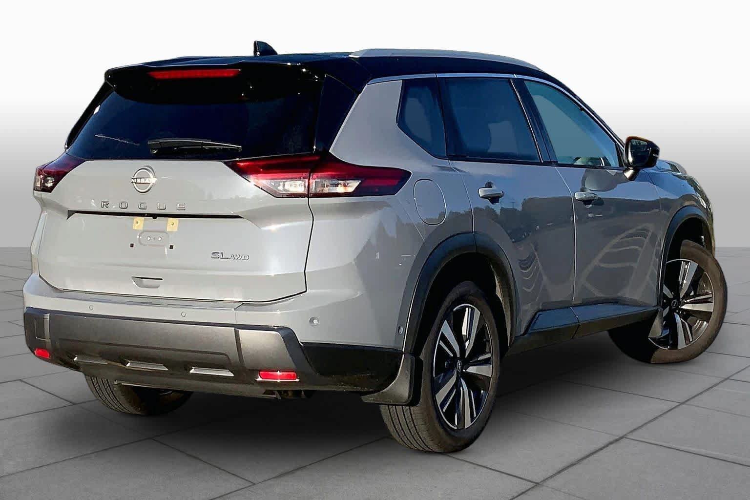 Used 2024 Nissan Rogue SL w/ SL Premium Package AWD/4WD image 13