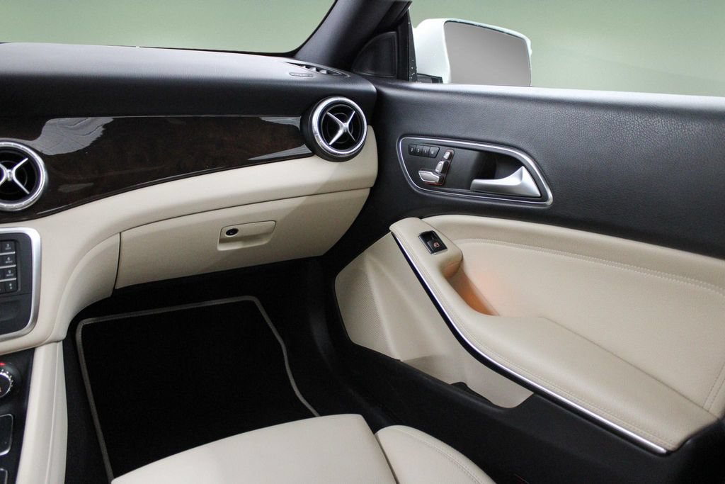 Used 2018 Mercedes-Benz CLA 250 image 20