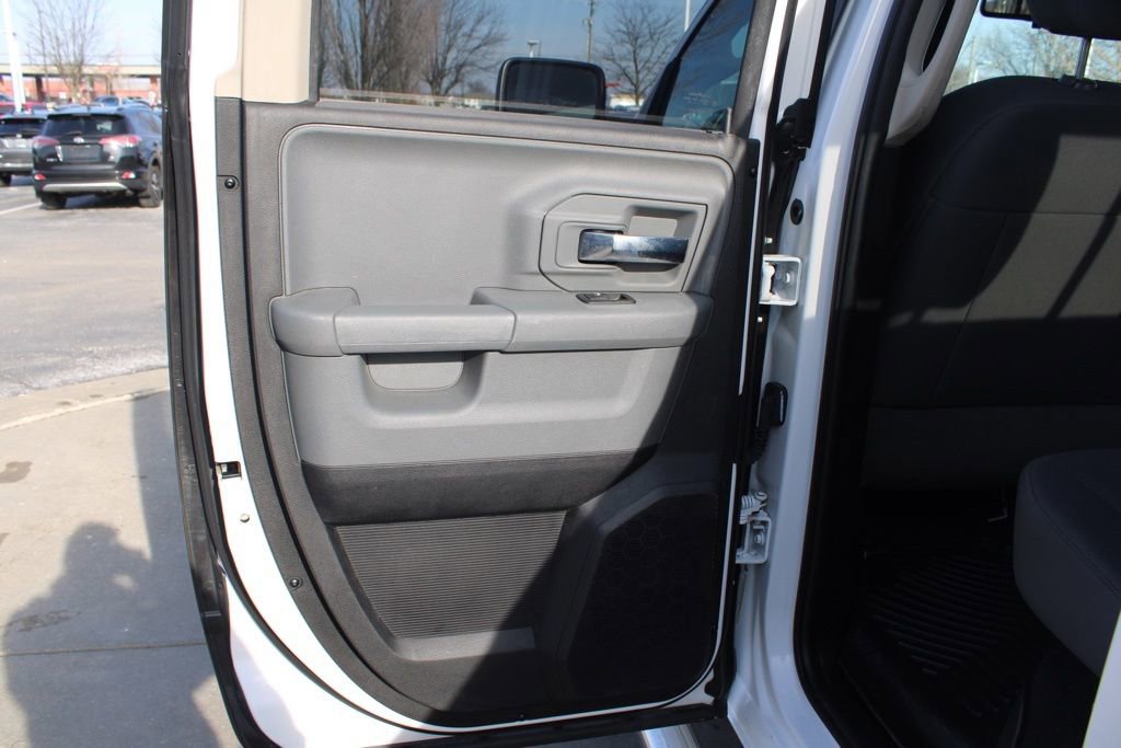 Used 2016 RAM 1500 Classic SLT image 24