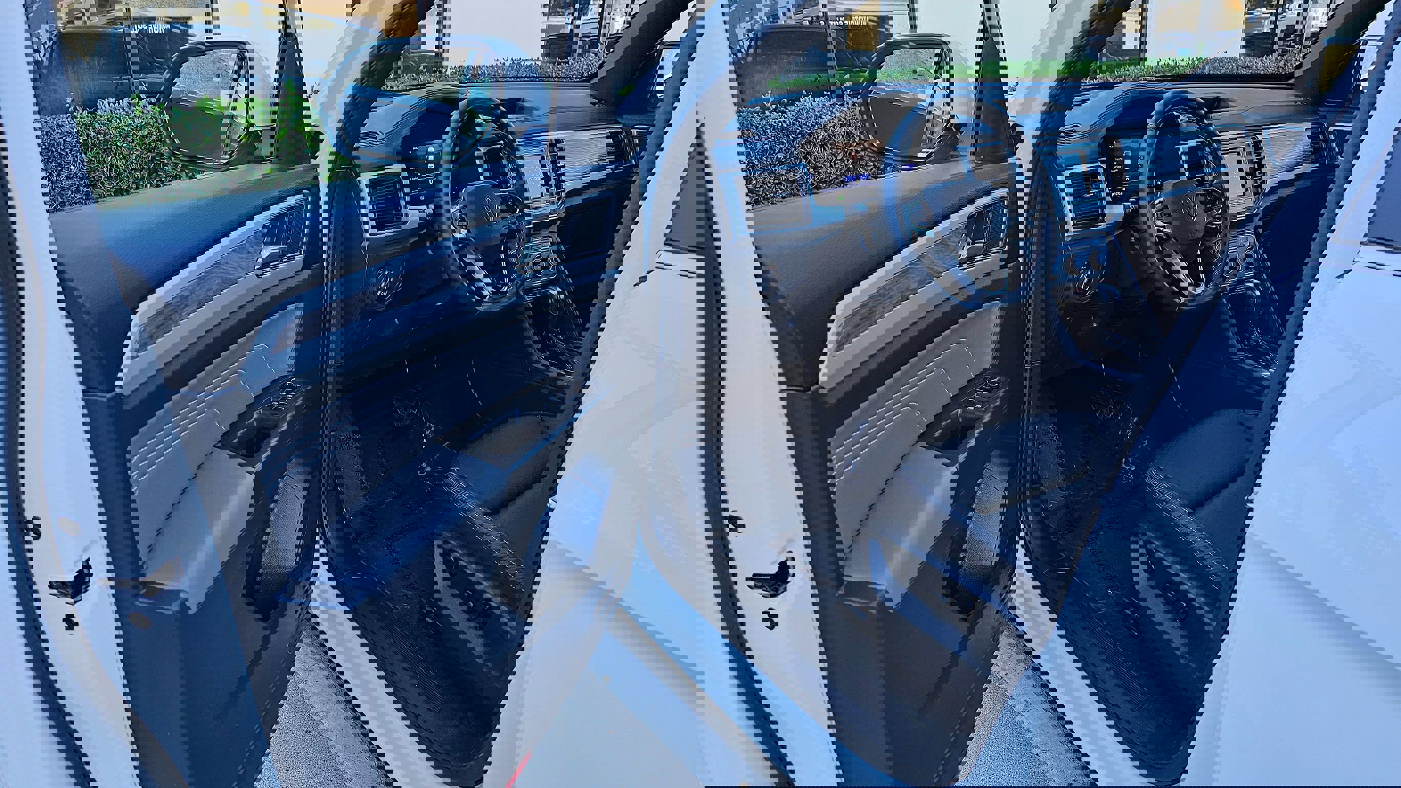 Used 2023 Volkswagen Atlas Cross Sport SE image 14