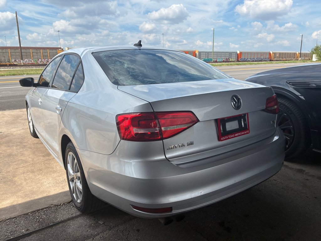Used 2015 Volkswagen Jetta SE FWD image 11