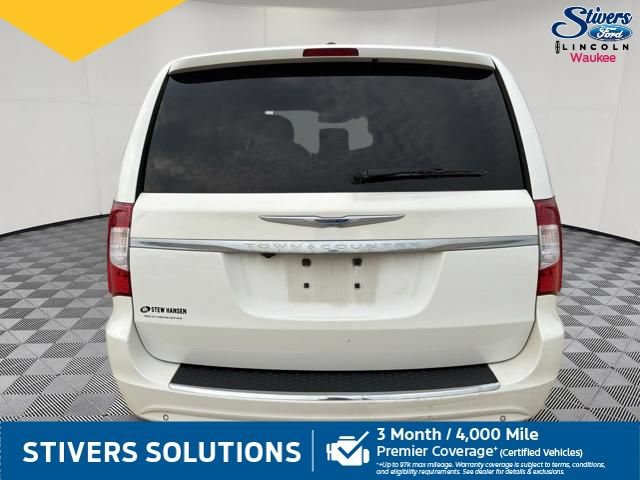 Used 2011 Chrysler Town & Country Touring-L FWD image 8