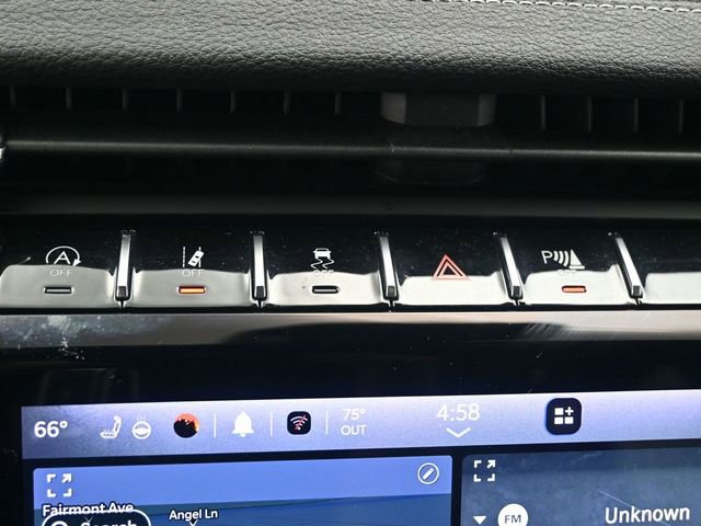 Used 2023 Jeep Grand Cherokee Limited w/ Black Appearance Package image 13