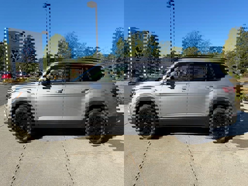 New 2026 Volkswagen Atlas SE image 13