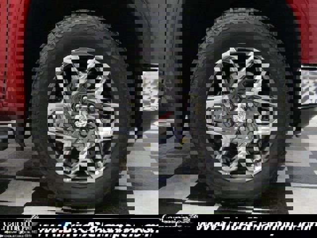 Certified 2025 GMC Sierra 1500 SLT w/ SLT Premium Package image 3