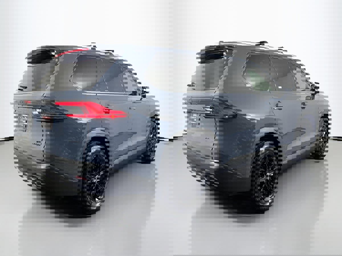 Used 2024 Toyota Grand Highlander XLE image 5