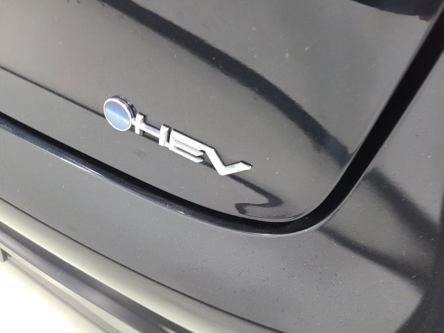 Certified 2025 Toyota Prius LE FWD image 8