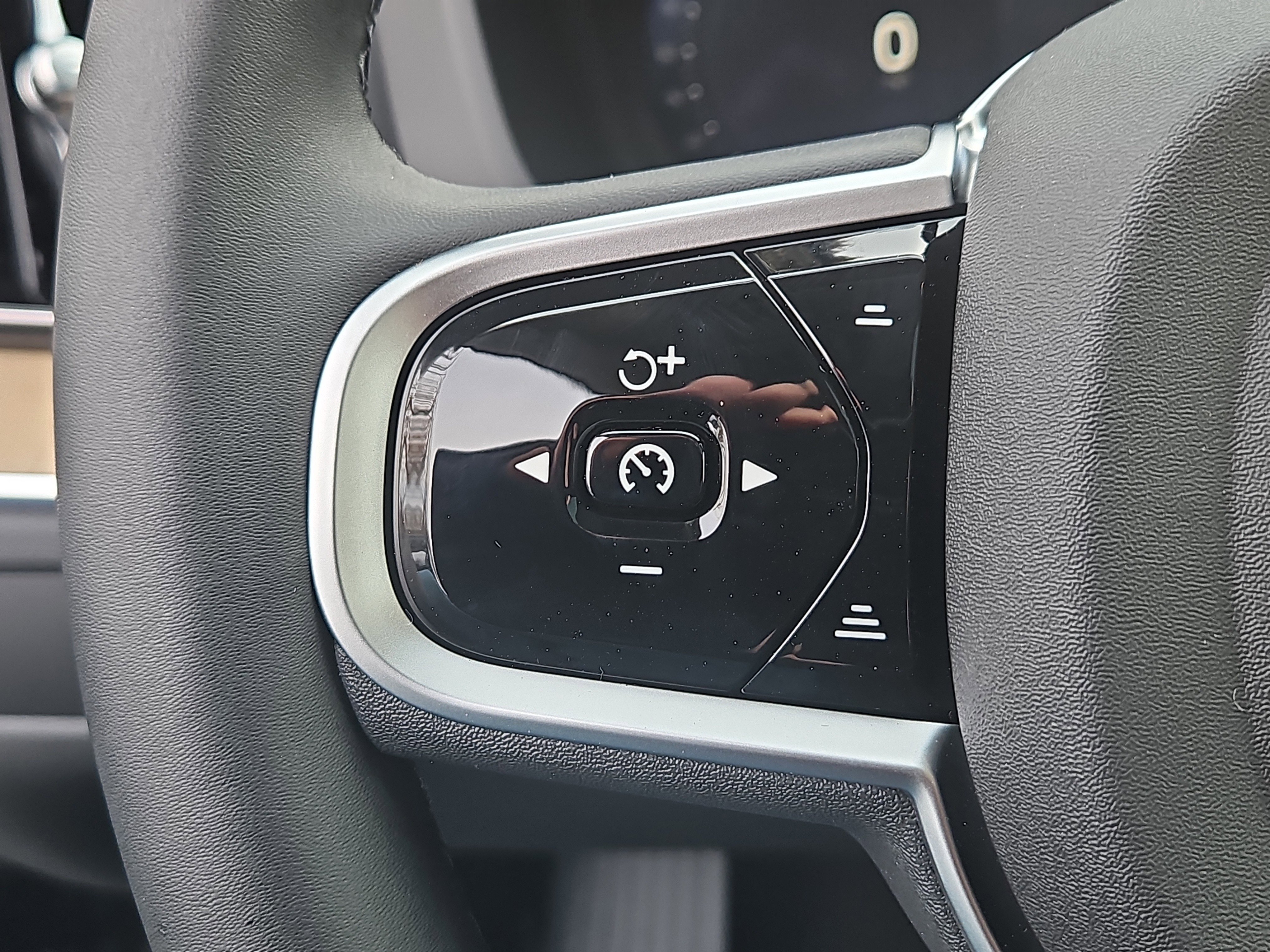 New 2026 Volvo XC60 B5 Plus w/ Protection Package Premier image 12