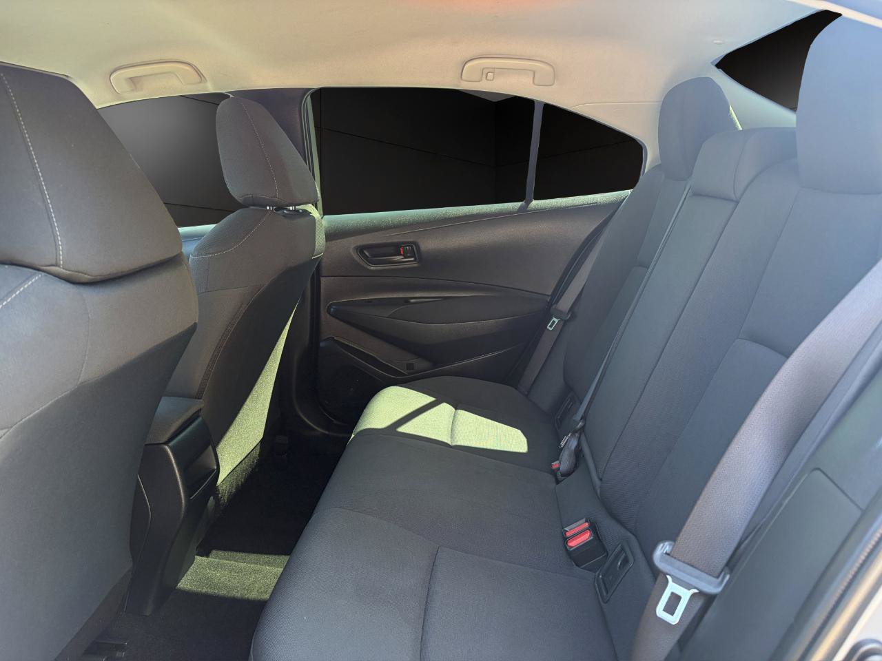 Used 2022 Toyota Corolla LE FWD image 12