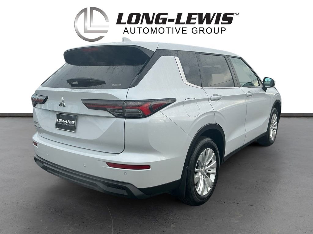Used 2025 Mitsubishi Outlander ES image 5
