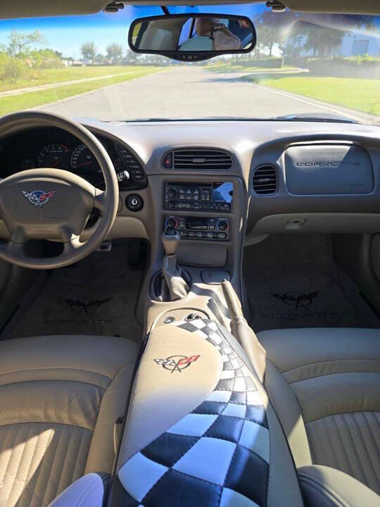 Used 2004 Chevrolet Corvette Coupe w/ Preferred Equipment Group image 17