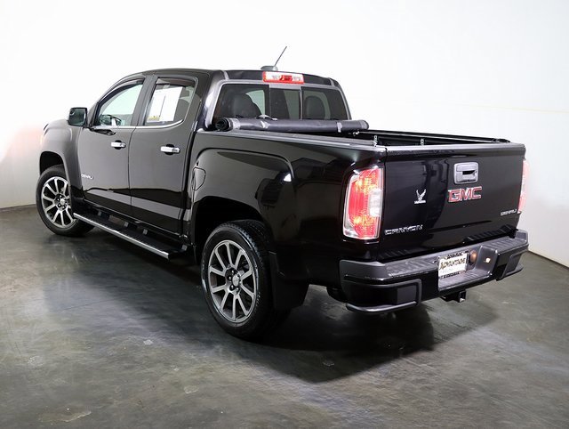 Used 2017 GMC Canyon Denali image 2