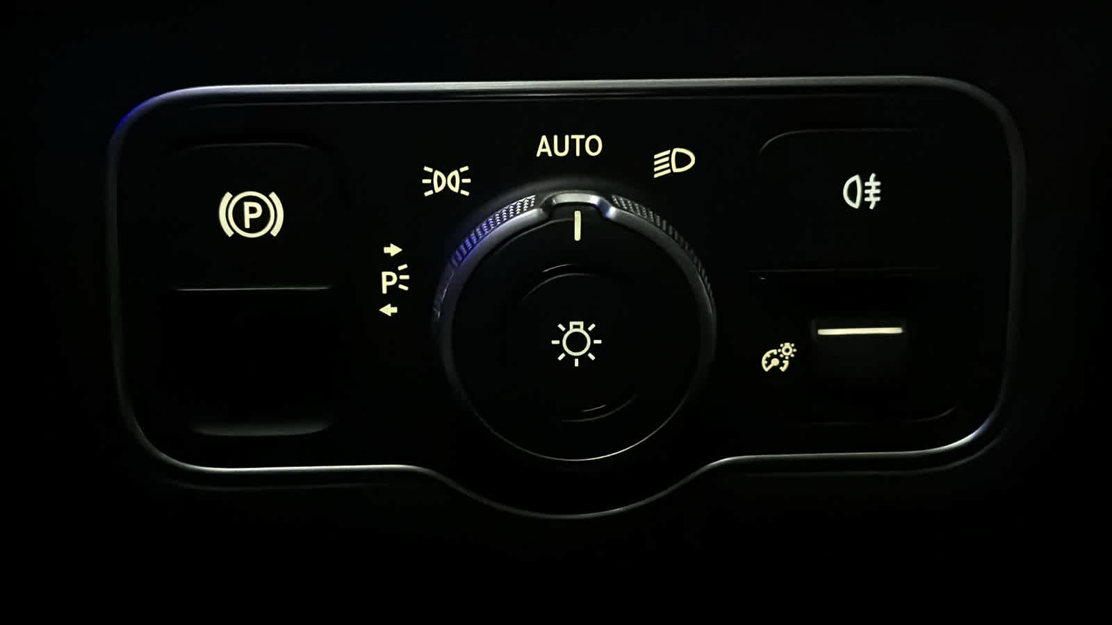 New 2026 Mercedes-Benz GLB 35 AMG 4MATIC image 17