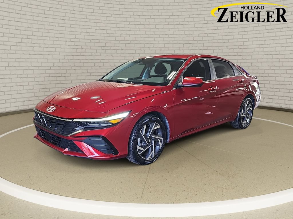 Certified 2025 Hyundai Elantra SEL FWD image 1