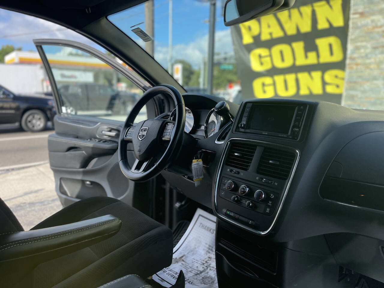 Used 2019 Dodge Grand Caravan SE image 14