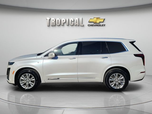 Used 2023 Cadillac XT6 Luxury FWD image 2