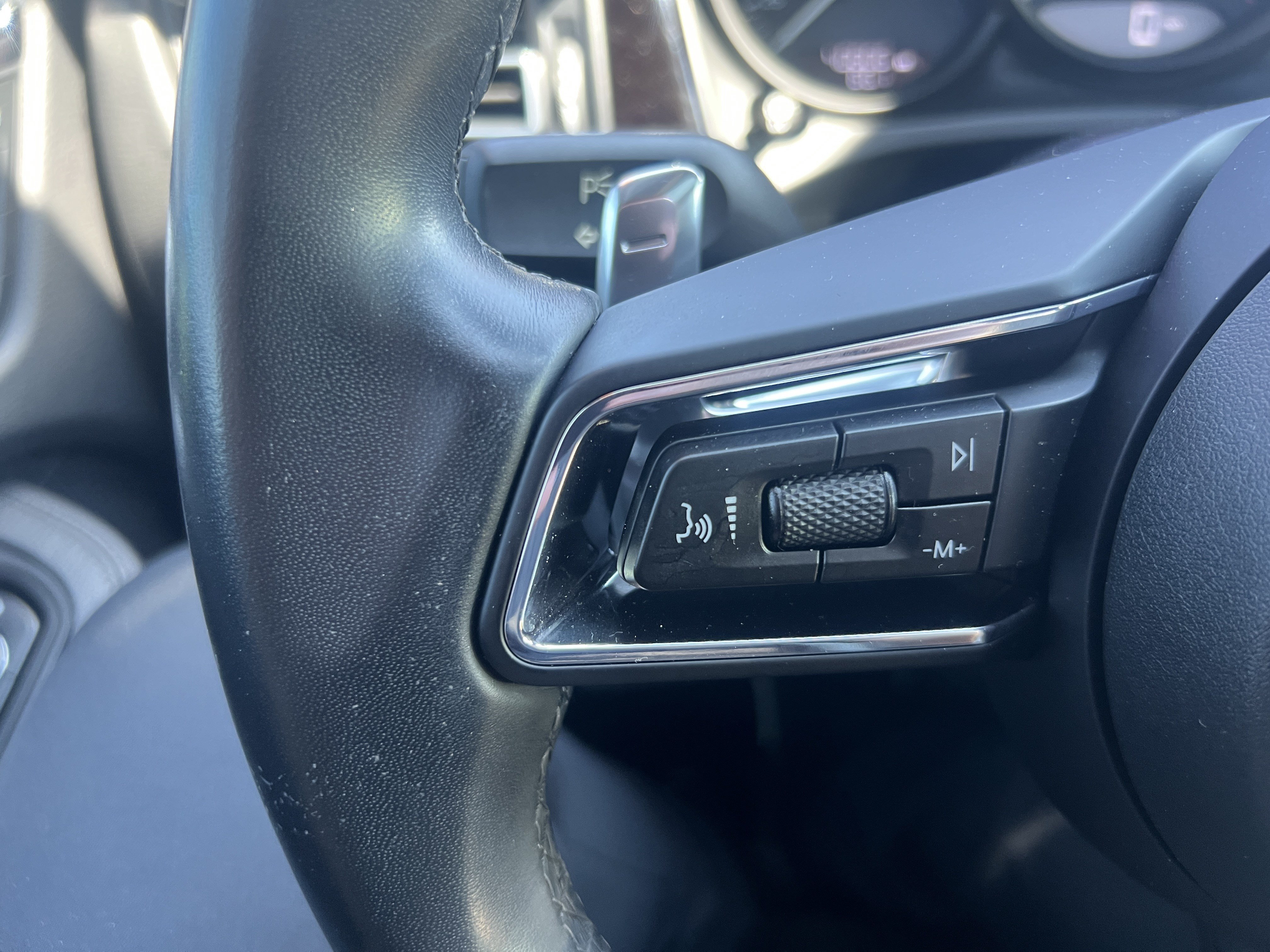Used 2023 Porsche Macan AWD/4WD image 19