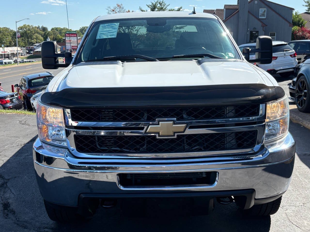 Used 2011 Chevrolet Silverado 3500 LT AWD/4WD image 2