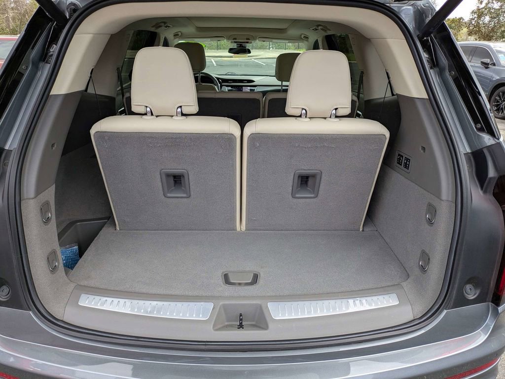 Used 2021 Cadillac XT6 Premium Luxury image 16