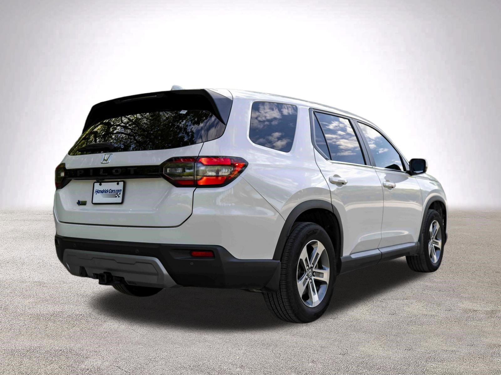 Used 2023 Honda Pilot EX-L image 9