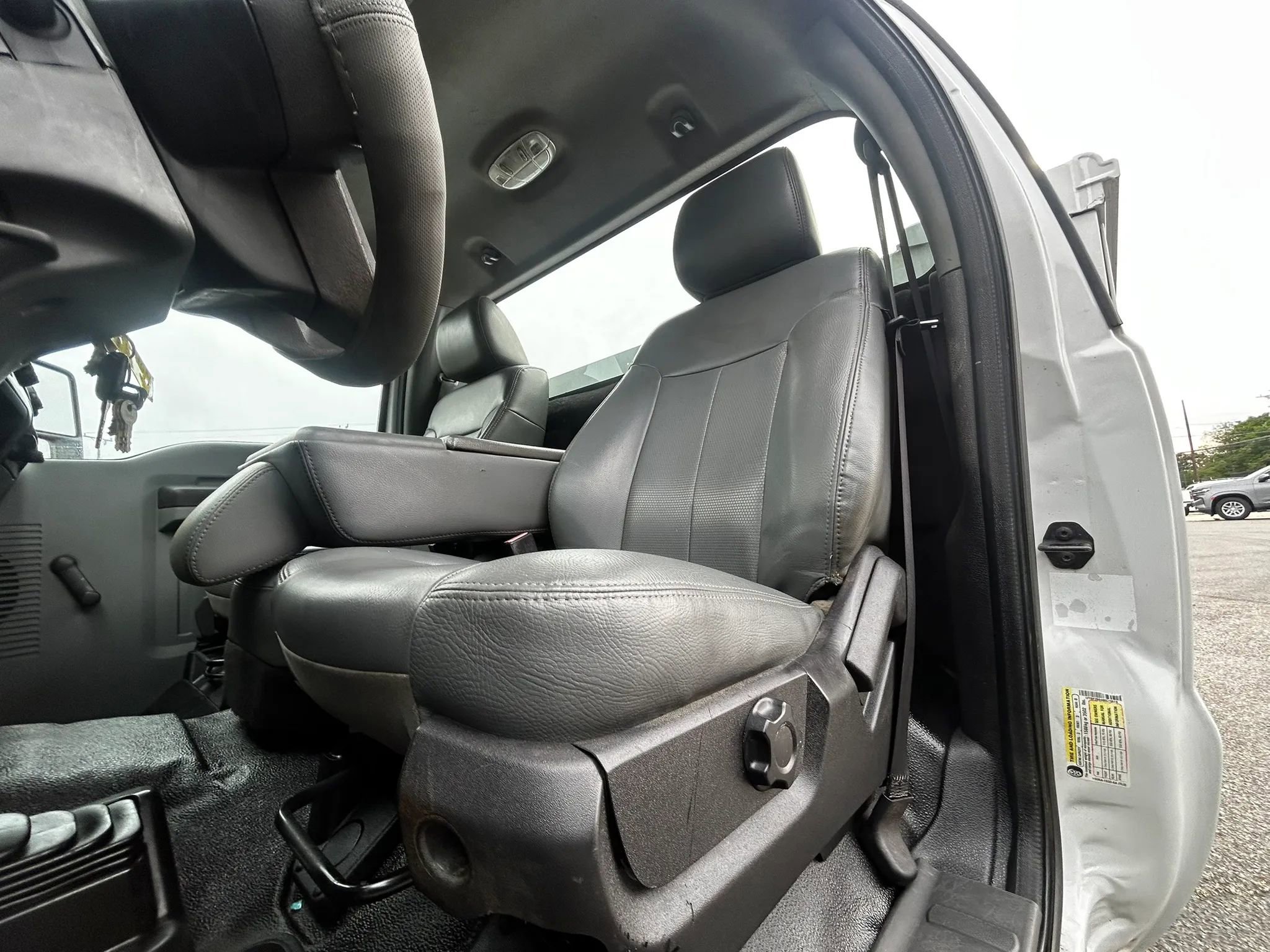 Used 2011 Ford F250 XL AWD/4WD image 23