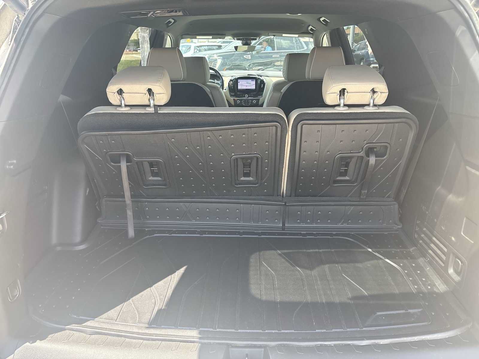 Used 2022 Chevrolet Traverse Premier AWD/4WD image 27