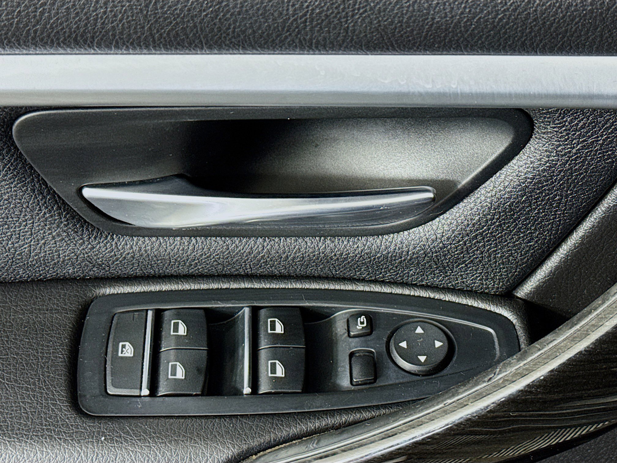 Used 2018 BMW 330i Sedan image 23