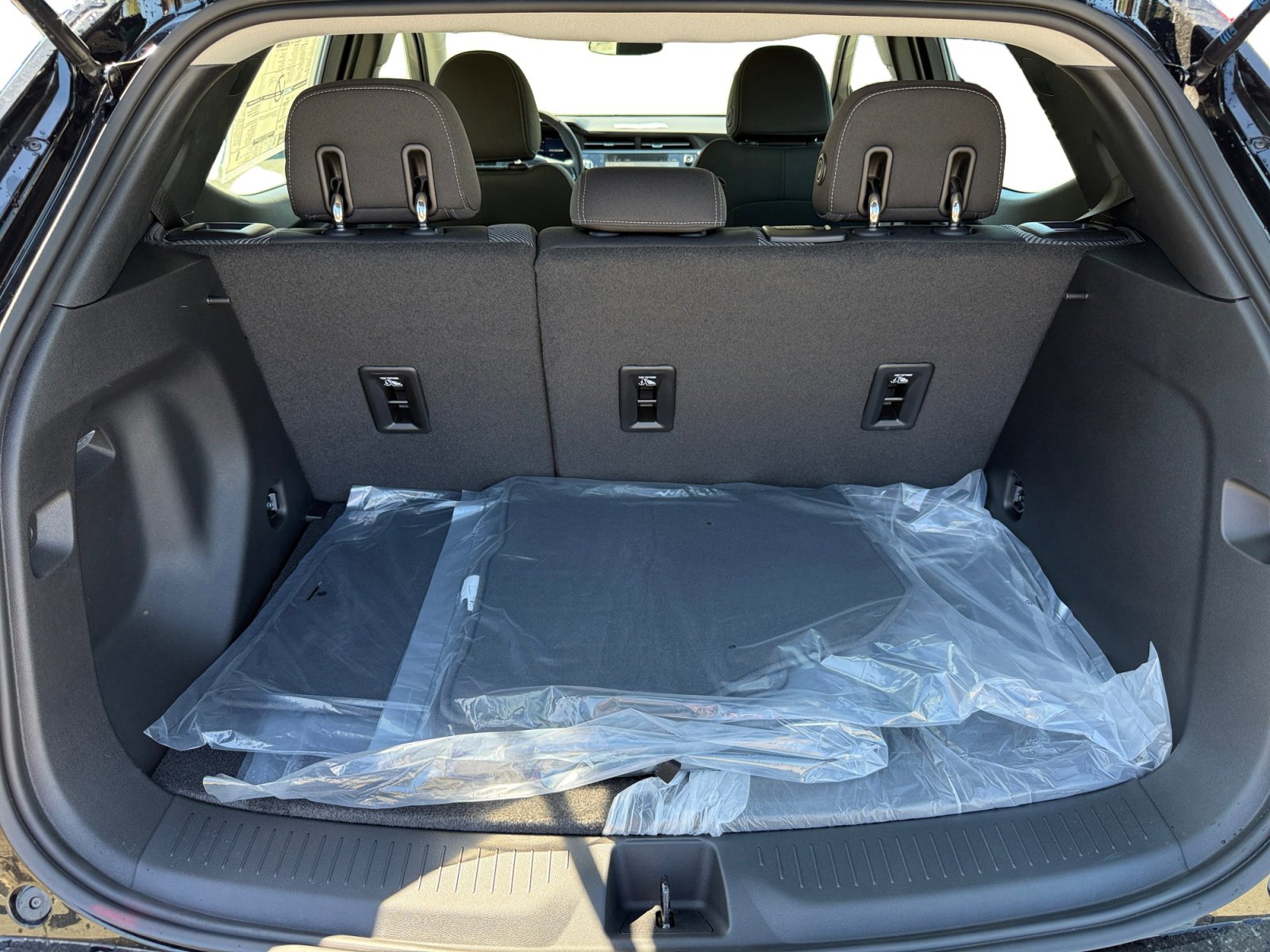 New 2027 Chevrolet Bolt LT w/ Comfort Package image 17