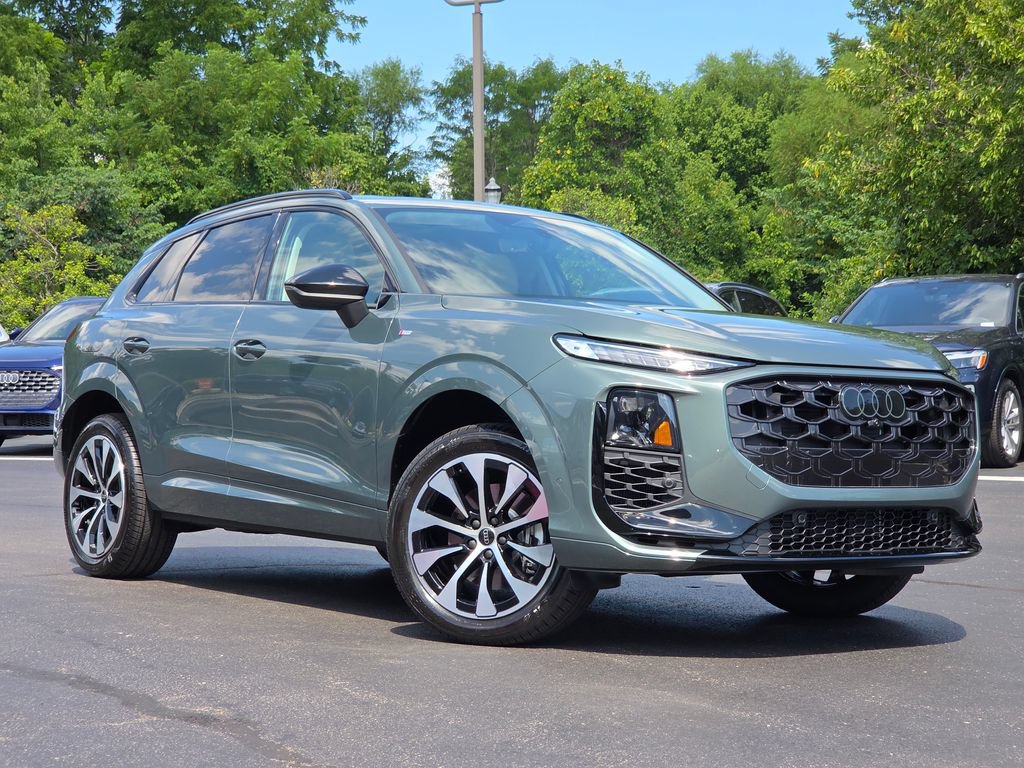New 2026 Audi Q3 quattro 2.0T AWD/4WD image 2