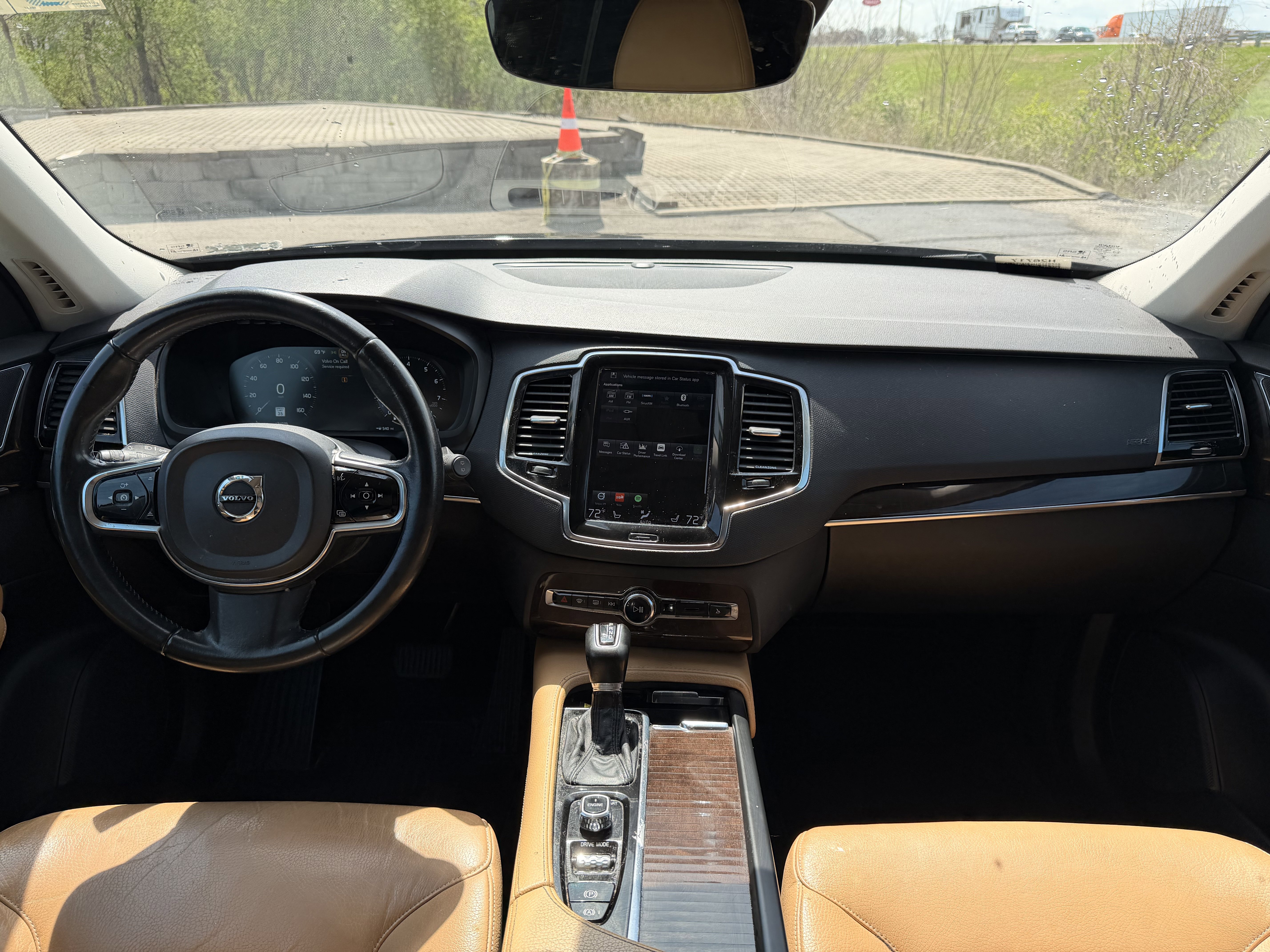 Used 2016 Volvo XC90 T6 Momentum w/ Momentum Plus Package image 16