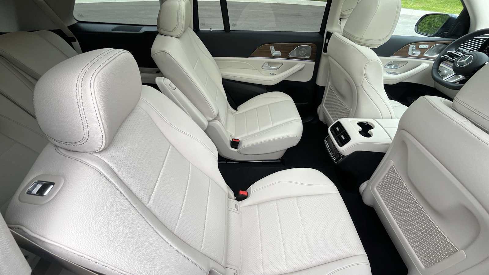 New 2026 Mercedes-Benz GLS 450 4MATIC image 11