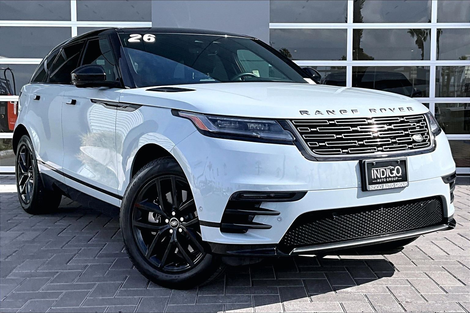 Used 2026 Land Rover Range Rover Velar Dynamic SE image 3