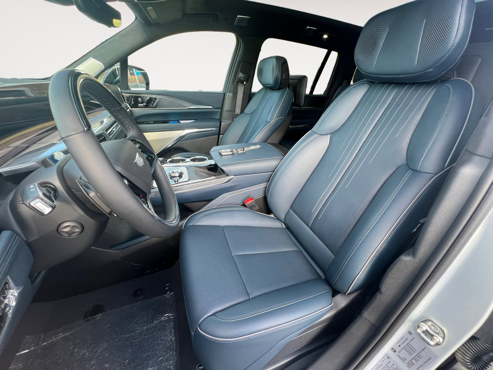 New 2025 Cadillac Escalade IQ Luxury 2 image 10