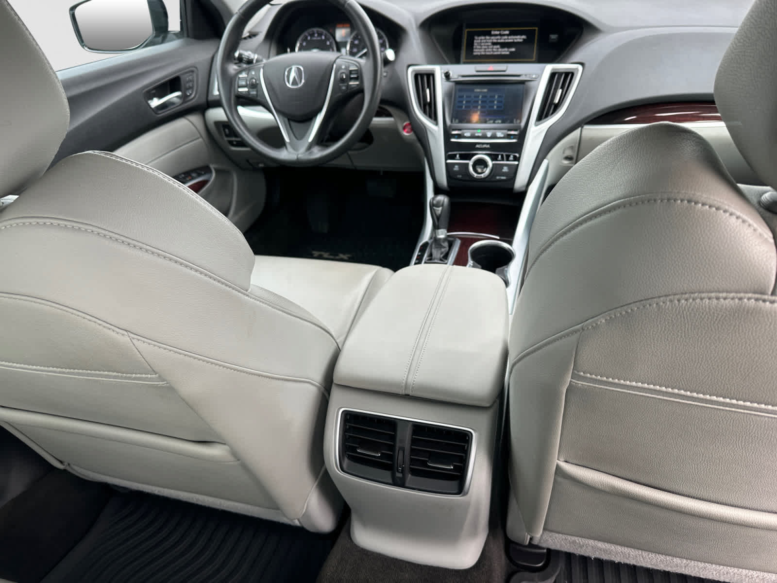 Used 2017 Acura TLX FWD image 18