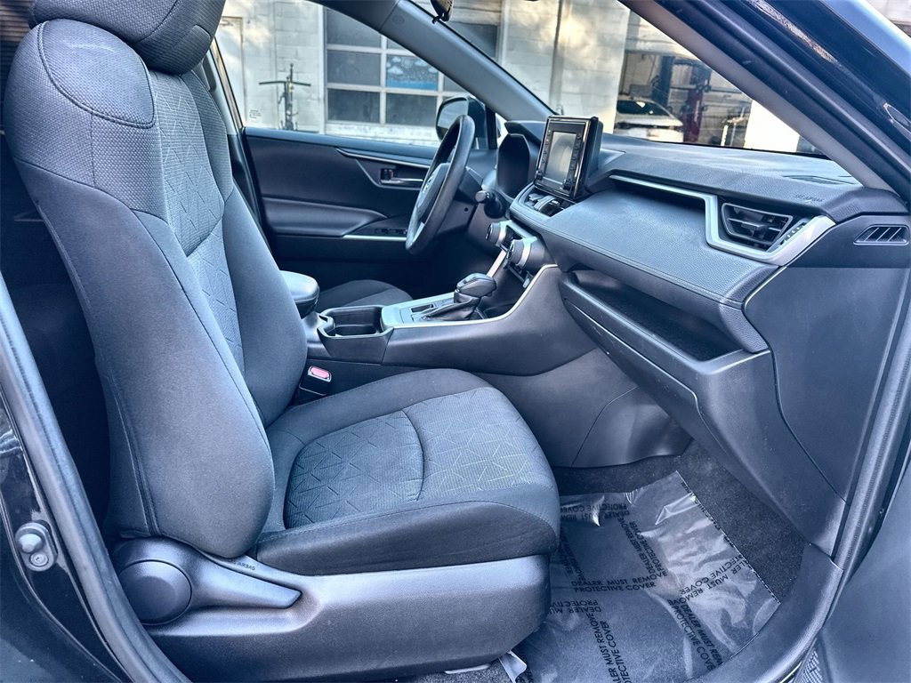 Used 2021 Toyota RAV4 XLE image 24