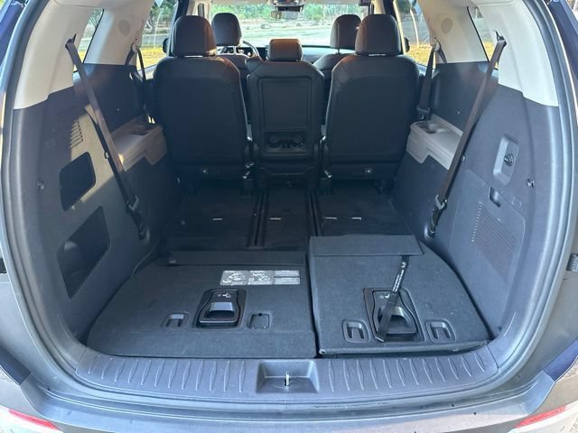 Used 2026 Kia Carnival LXS FWD image 17
