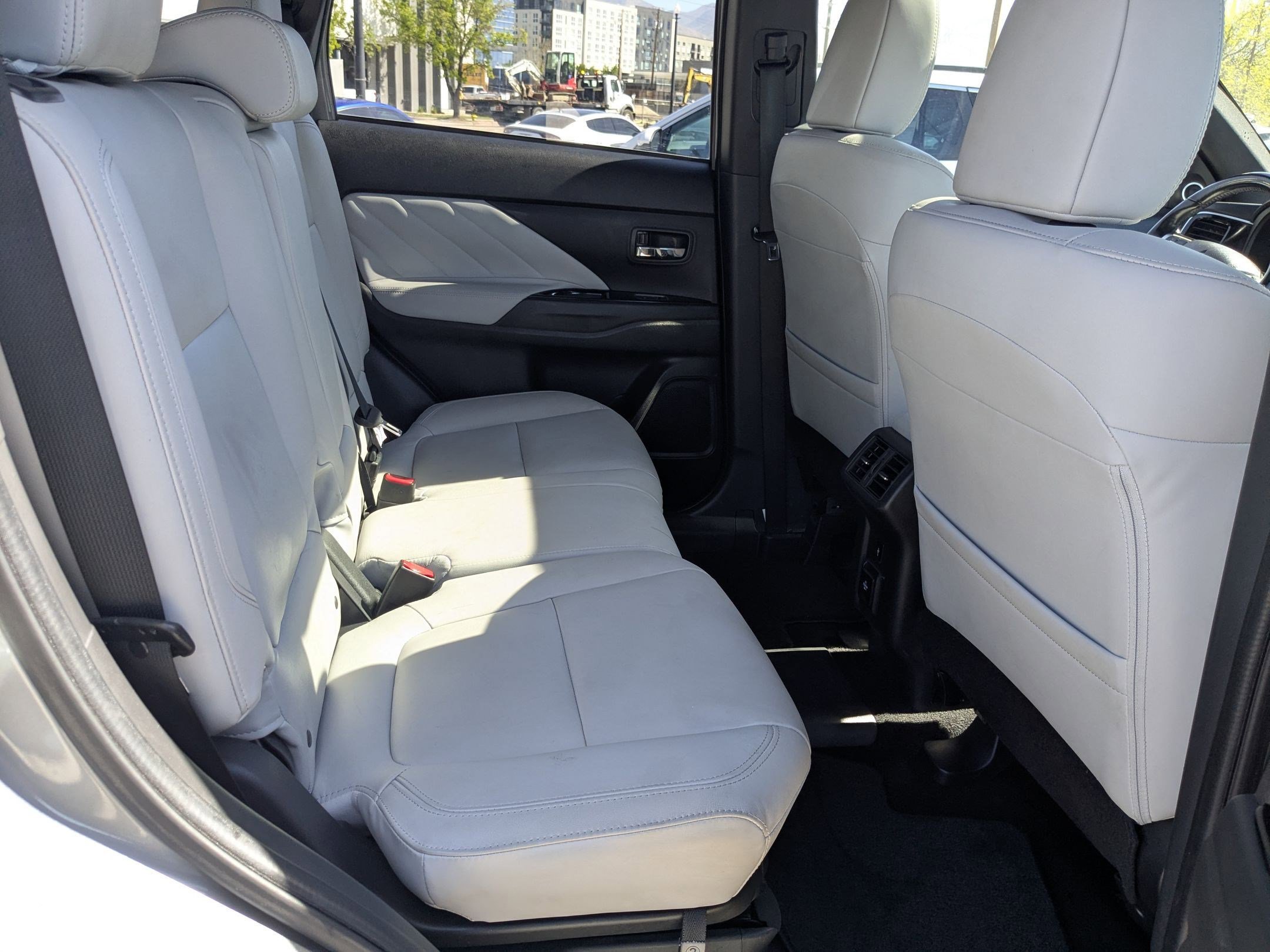 Used 2019 Mitsubishi Outlander SEL image 31
