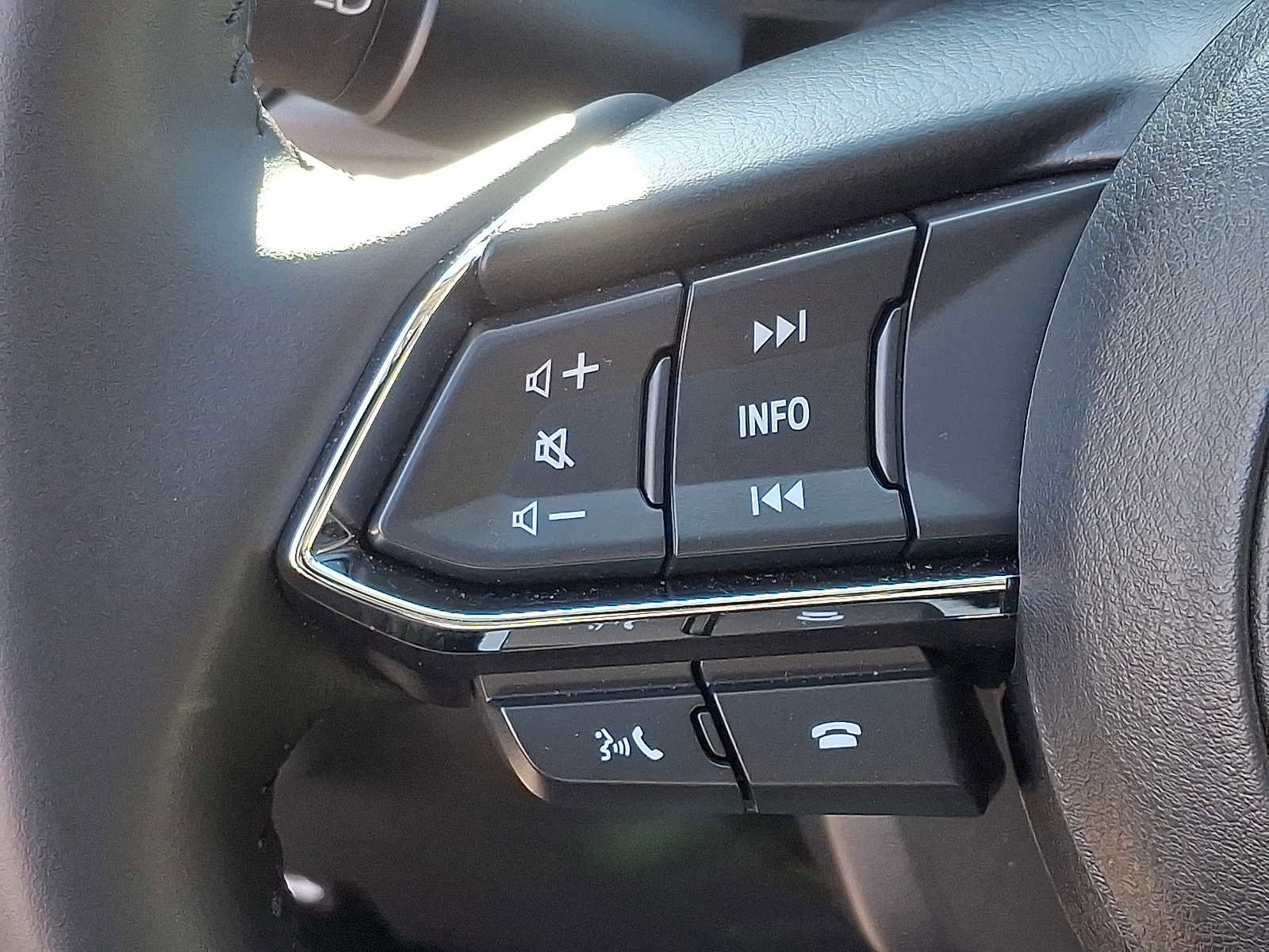 Used 2025 MAZDA CX-5 AWD 2.5 S w/ Preferred Package image 21