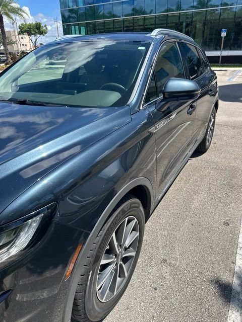 Used 2022 Lincoln Nautilus FWD image 2