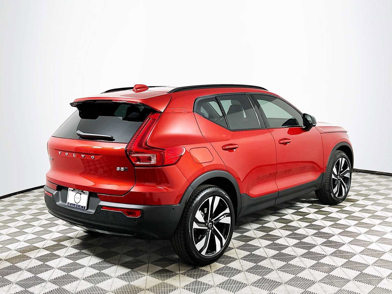 Used 2025 Volvo XC40 B5 Ultra w/ Climate Package AWD/4WD image 7