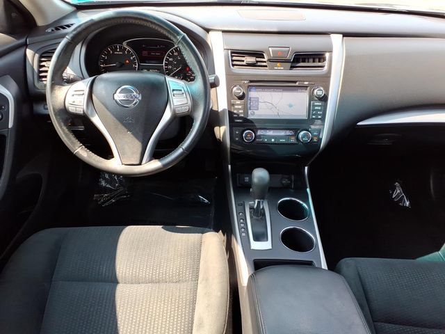 Used 2015 Nissan Altima 2.5 SV w/ Convenience Package FWD image 13