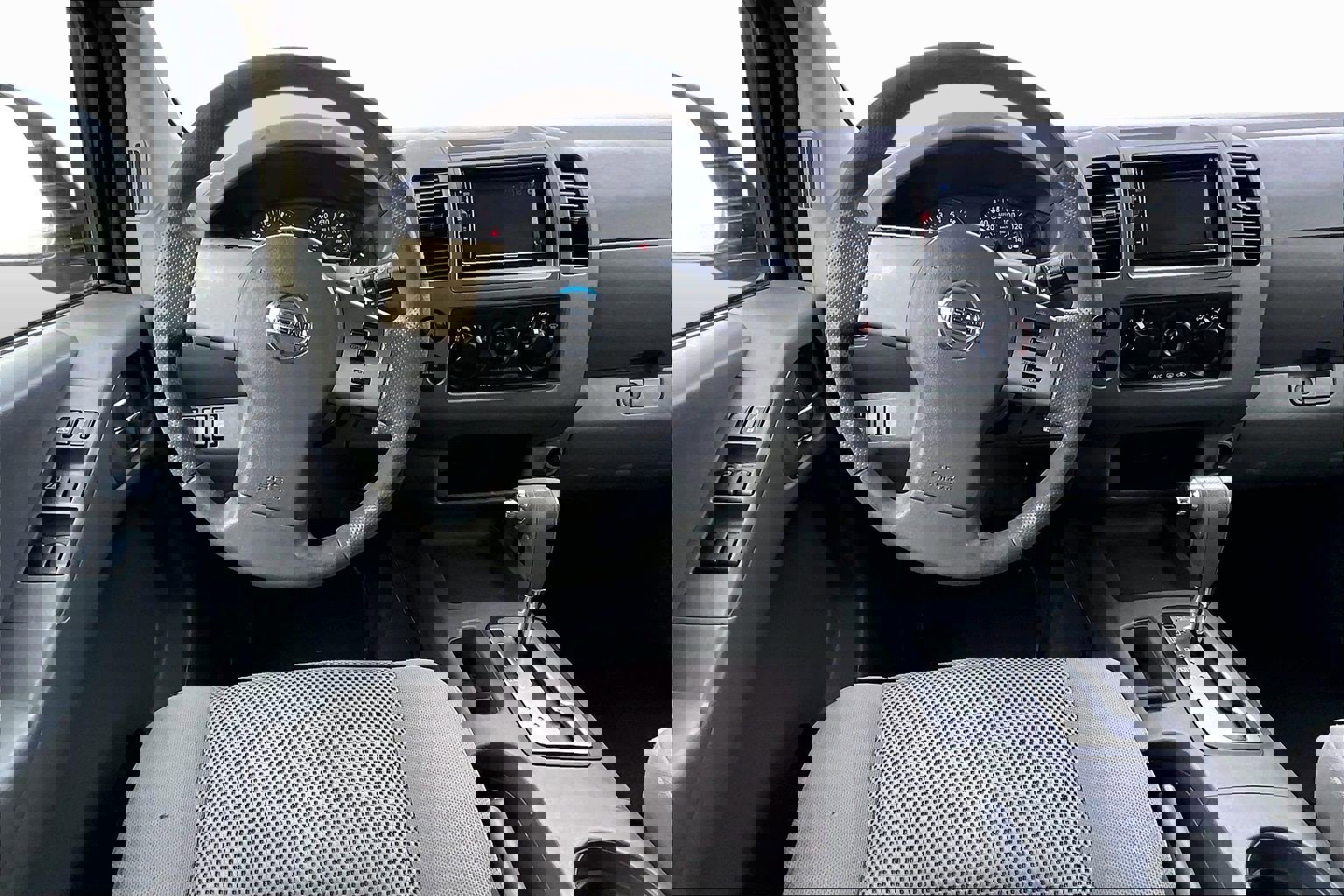 Used 2008 Nissan Frontier SE w/ SE Value Truck Pkg image 4